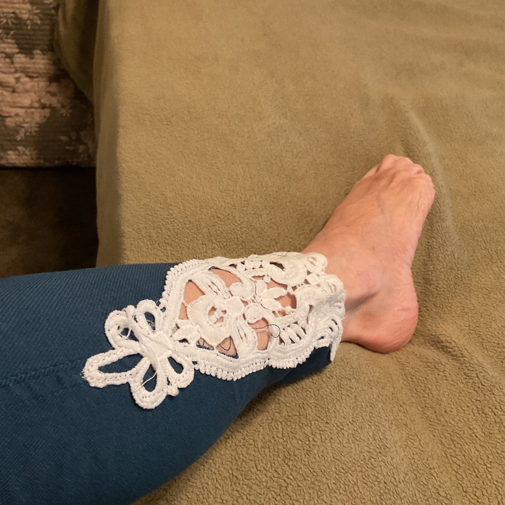 Stretch legging jeans with lace insert